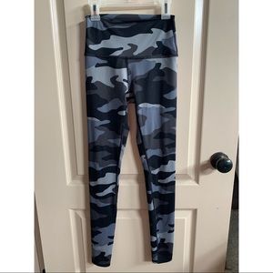 Victoria Secrets Pink leggings